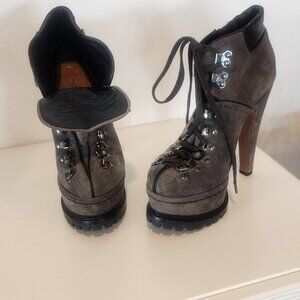 Alaia Smoky grey suede platform ankle boots size 6